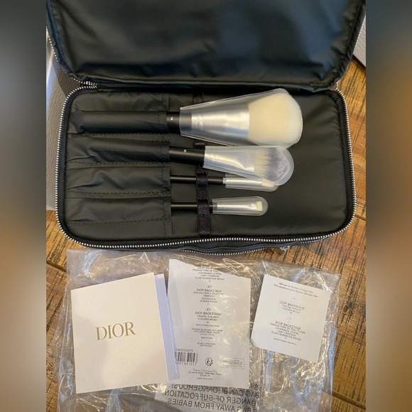 Dior Backstage VIP Luxury Makeup Brush Set Four 4-piece Case & Gift Box - Picture 2 of 13
